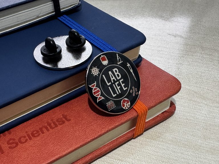 Multidisciplinary "Lab life" pin badge